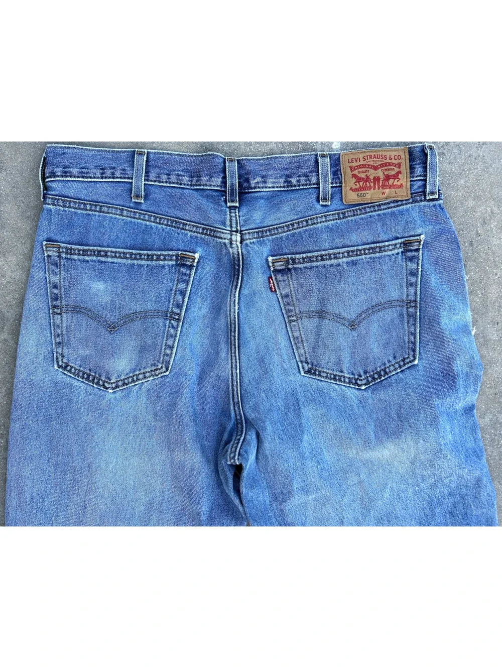 Levis 550 Denim Blue Jens Light Wash Thigh Fade Button Zip Distressed 38Wx36L